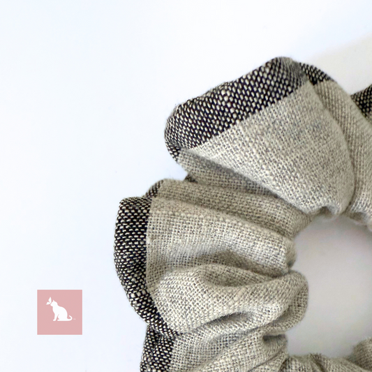 Handmade Linen Scrunchie – Soft, Timeless Hair Accessory